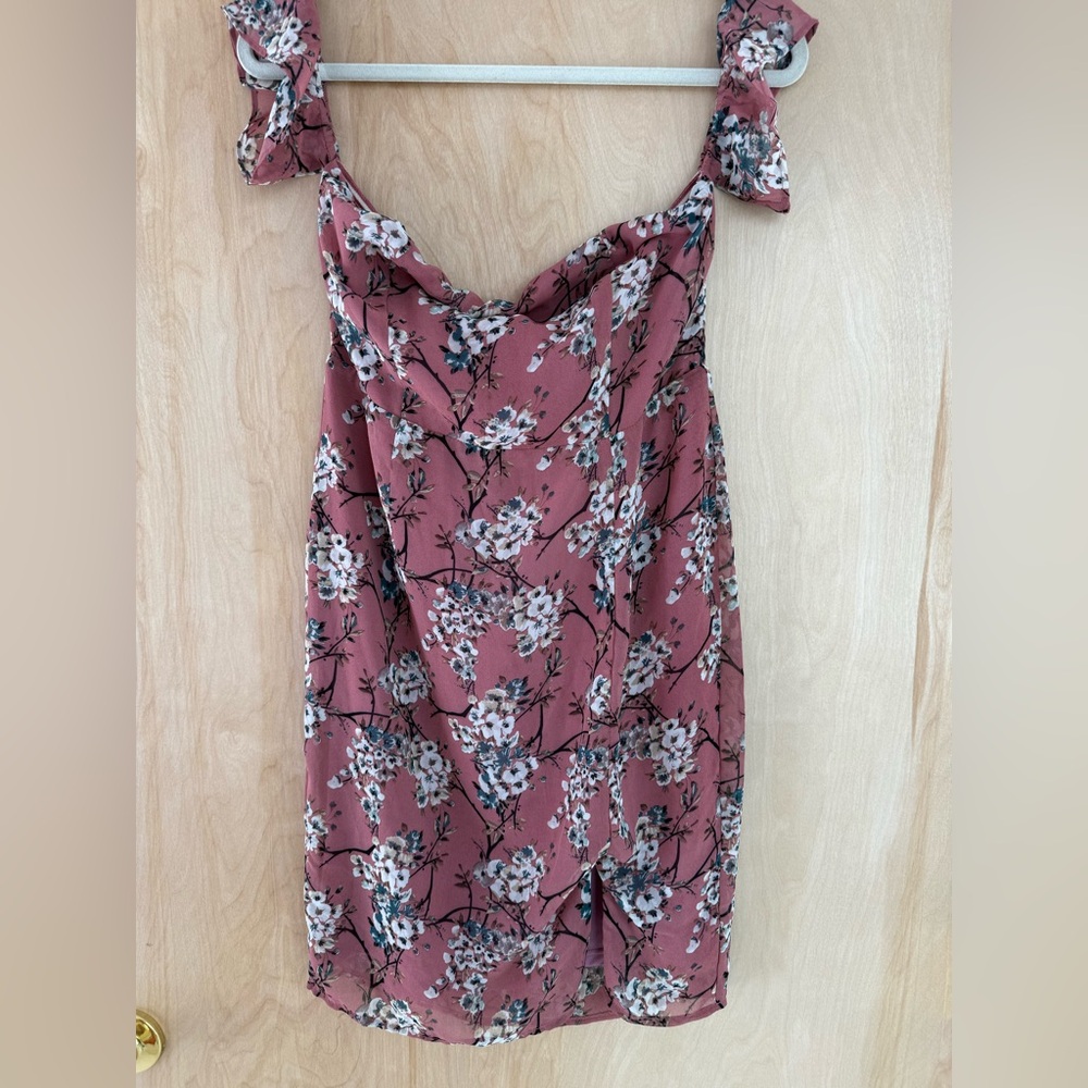 Missguided Floral Pink Dress with off the shoulder details: M - Picture 3 of 10